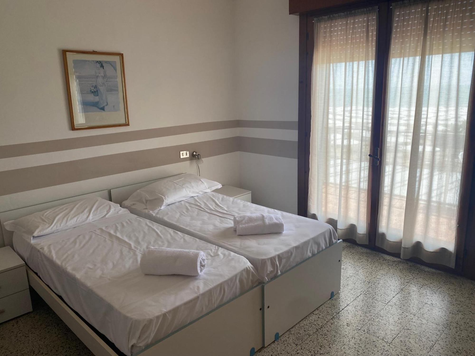 Garda Hotel 2*